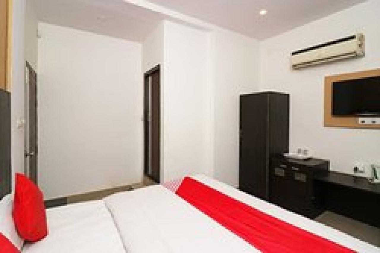 Capital O Hotel Surya Continental Lucknow Luaran gambar