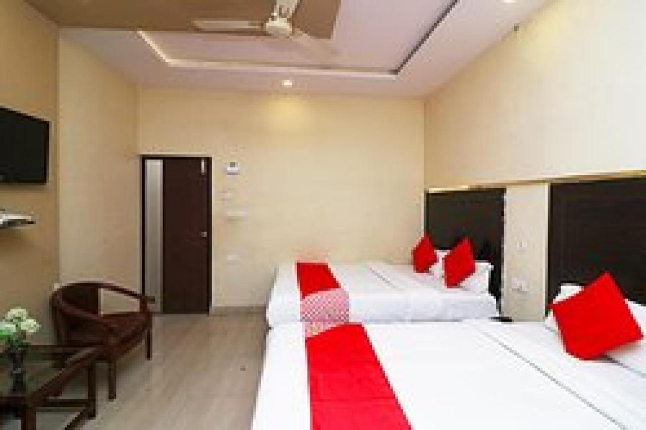 Capital O Hotel Surya Continental Lucknow Luaran gambar