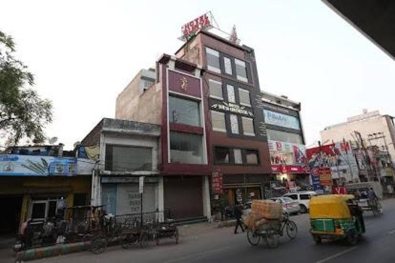 Capital O Hotel Surya Continental Lucknow Luaran gambar