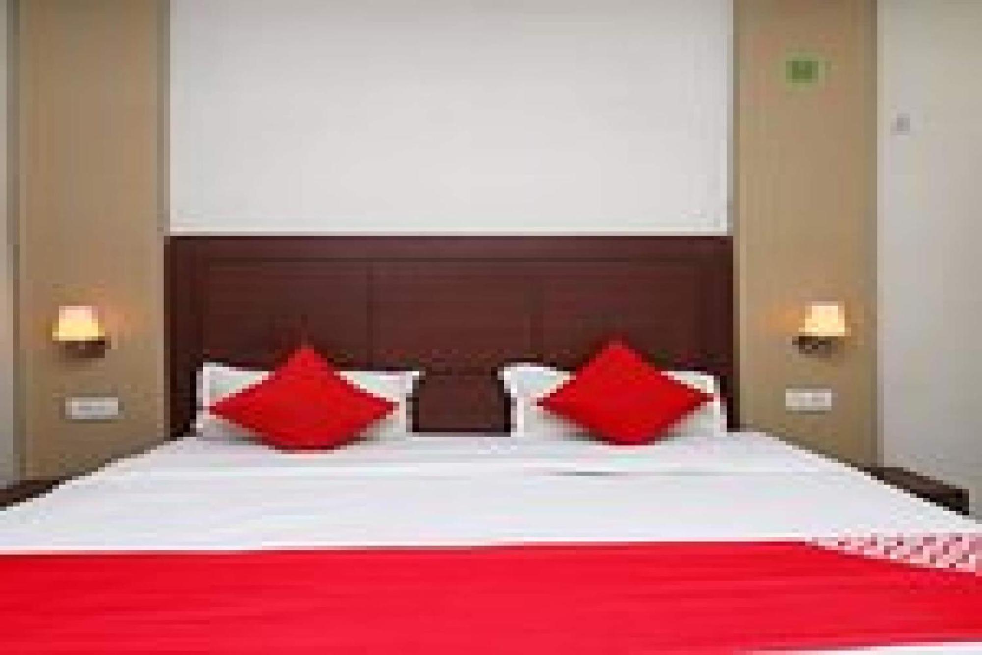 Capital O Hotel Surya Continental Lucknow Luaran gambar