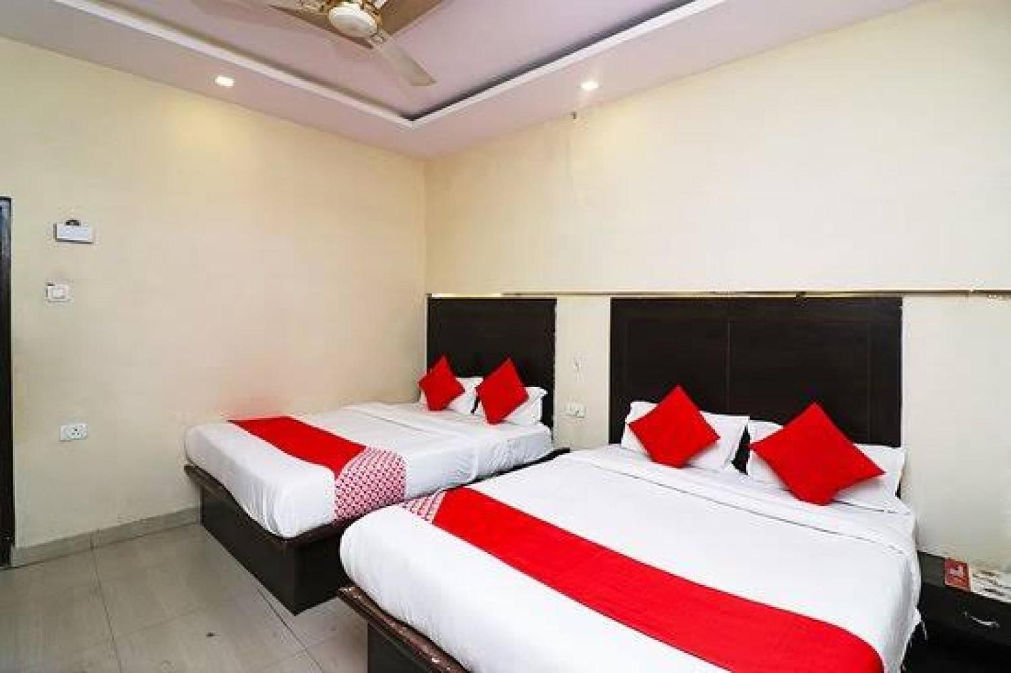 Capital O Hotel Surya Continental Lucknow Luaran gambar